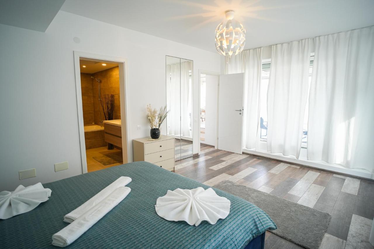 Penthouse With Huge Rooftop & Amazing City View Bukareszt Zewnętrze zdjęcie