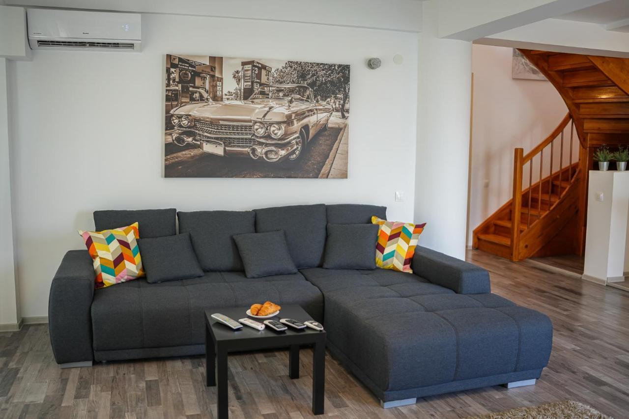 Penthouse With Huge Rooftop & Amazing City View Bukareszt Zewnętrze zdjęcie