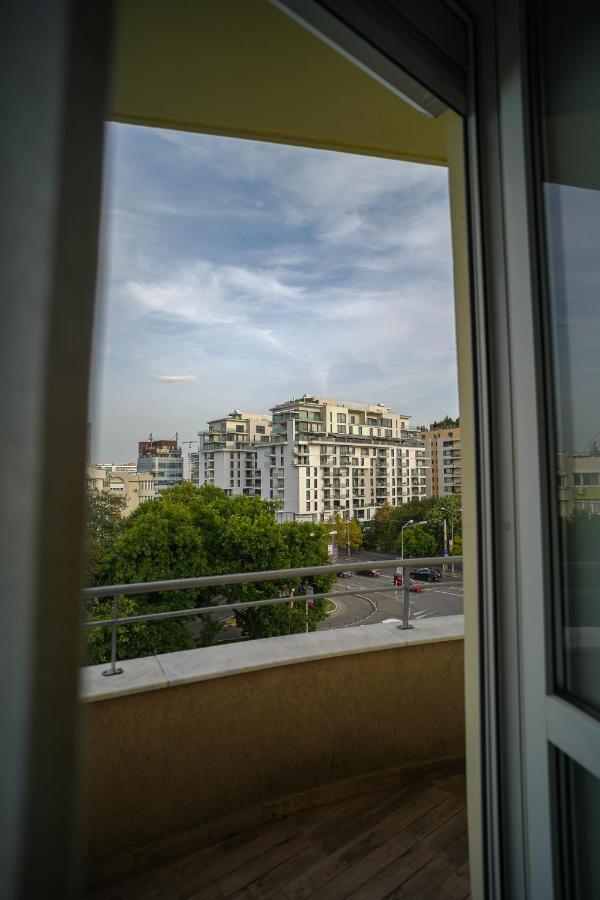 Penthouse With Huge Rooftop & Amazing City View Bukareszt Zewnętrze zdjęcie